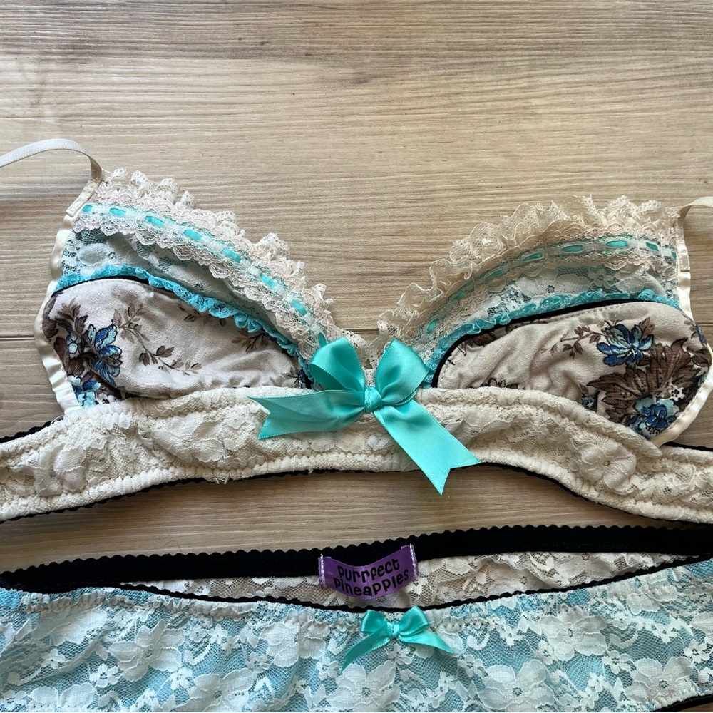 Purrfect Pineapples Lingerie Set - image 3